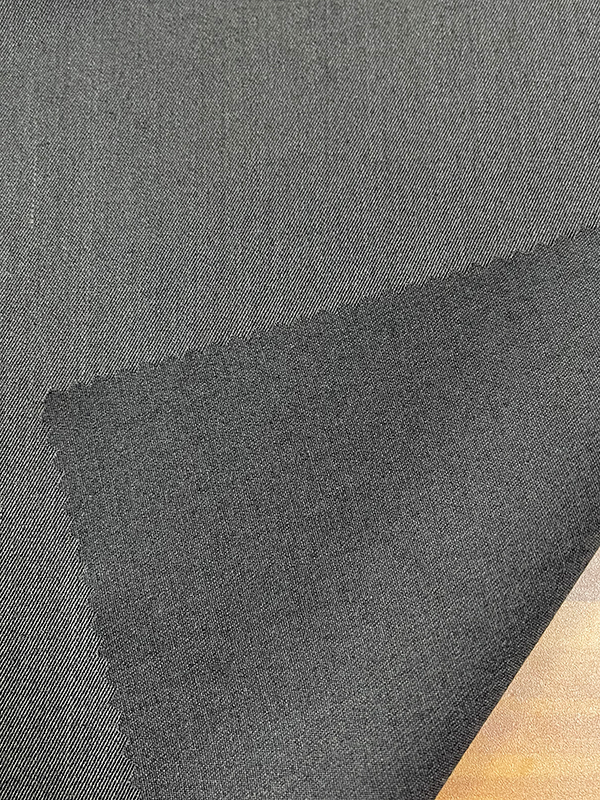 VLNA JAKO TKANINA AH-71723 65%T+32%R+3%WPlochá a hladká, může odrážet jemné textilní stopy a ukázat ušlechtilý temperament látky. VLNA JAKO TKANINA AH-71723 65%T+32%R+3%WPlochá a hladká, může odrážet jemné textilní stopy a ukázat ušlechtilý temperament látky.