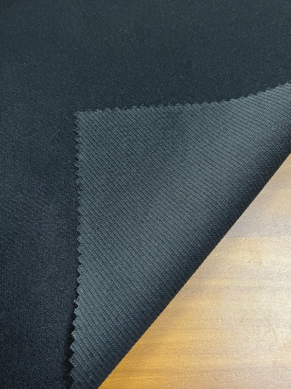 DVOJITÉ KNITY AH-21886 49%T+34%C+17%R Měkké, hygroskopické a prodyšné s vynikající elasticitou, roztažností a produktivitou